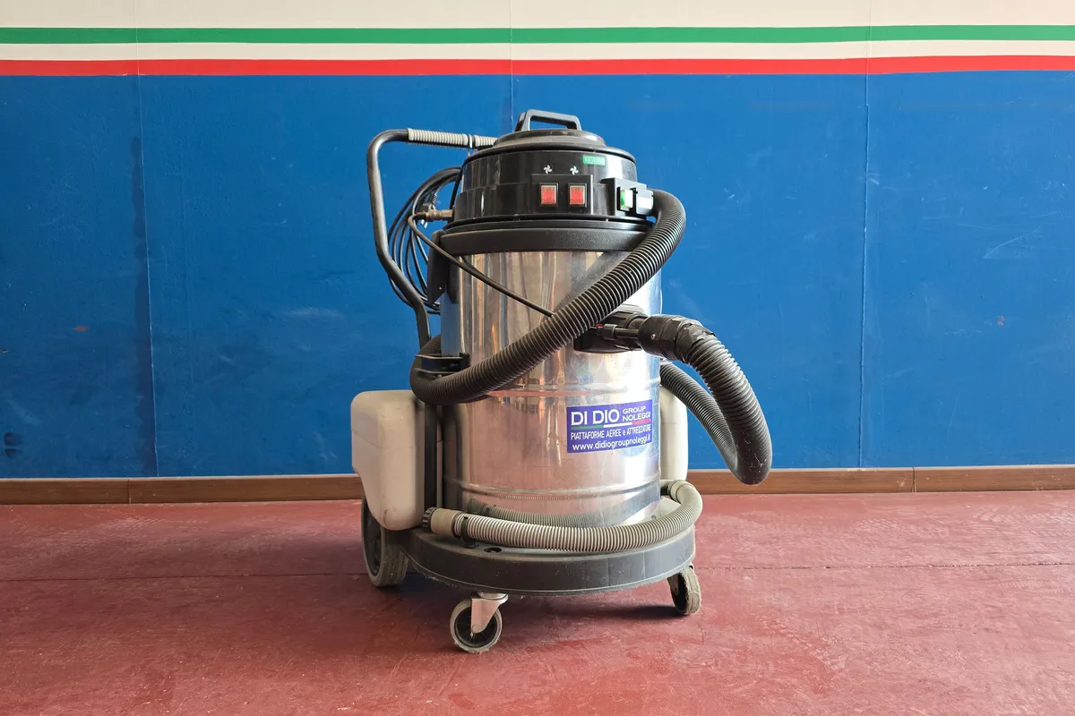 I02 Noleggio Macchina lavaggio tappezzerie e tappeti - SOTECO GARAGE web