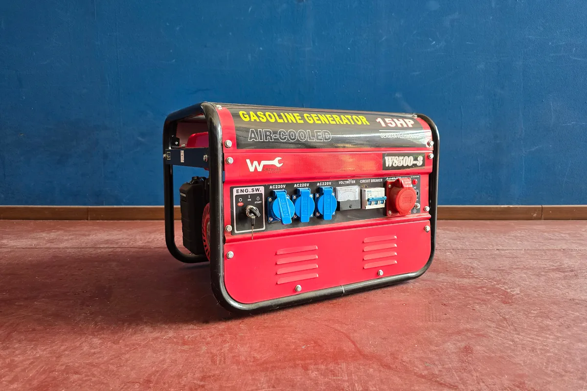 J01 Noleggio Gruppo elettrogeno a benzina - Generatore di corrente - WURZBURG W8500-3 15HP web