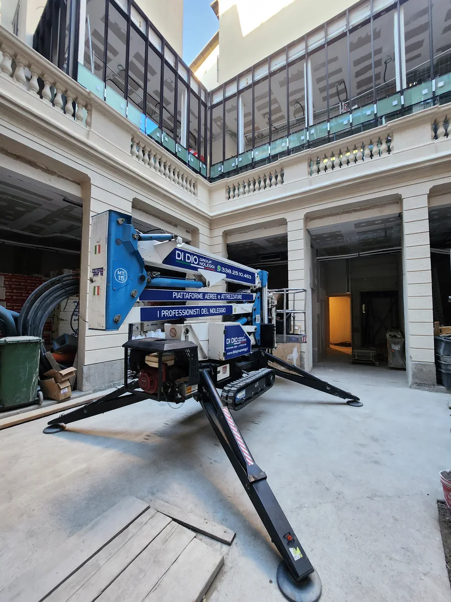 Noleggio piattaforme aeree Milano Como Varese - V1 web Noleggio piattaforme aeree Milano Como Varese - V1 web